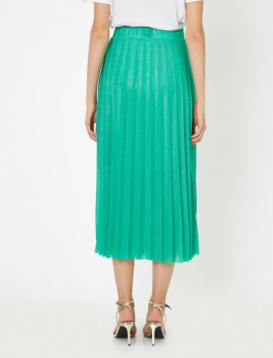 12117 Green Pleated Midi Skirt