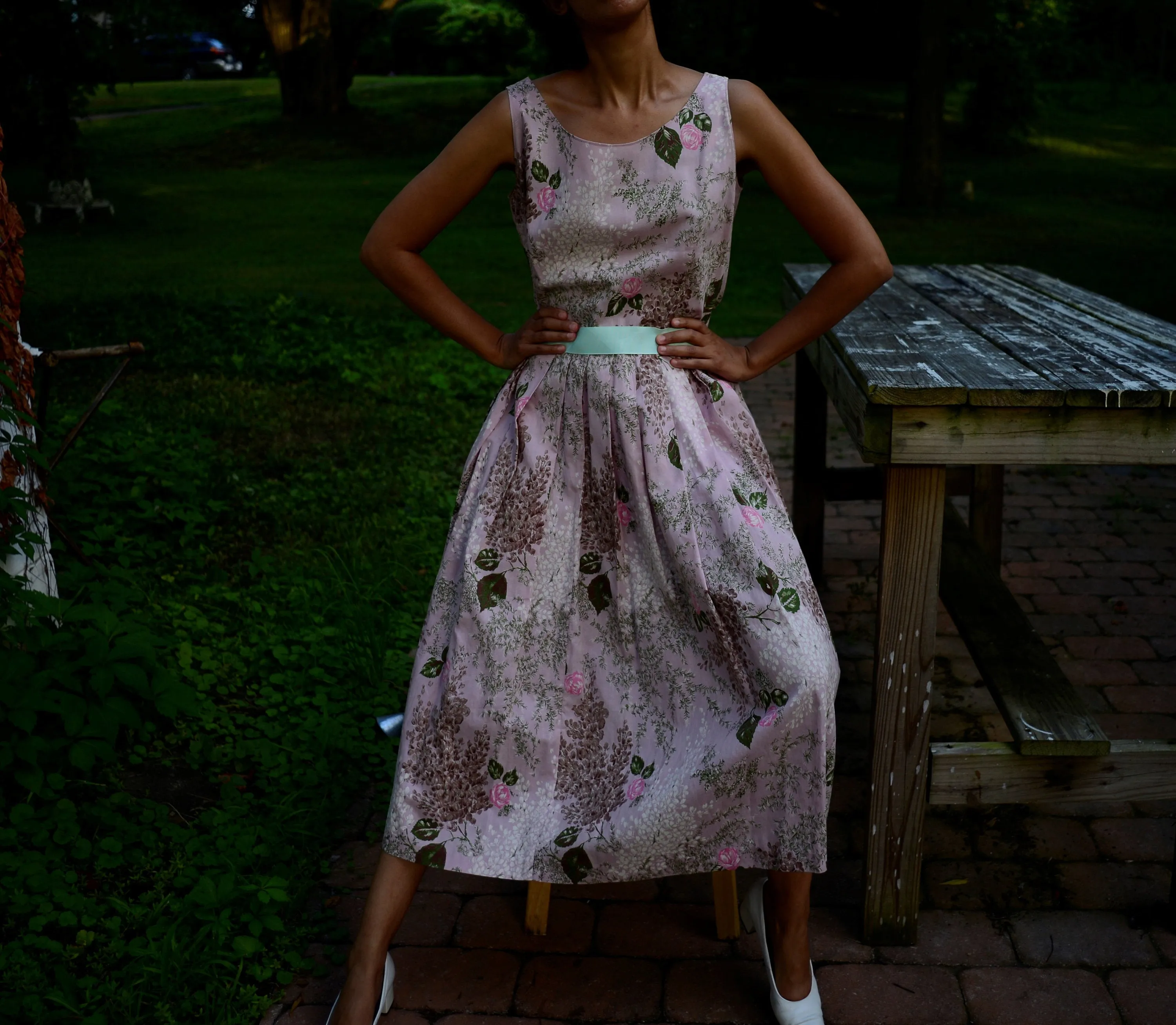 1950s cotton pink floral print pleated fit and flare dress // s-m-l // 32" waist