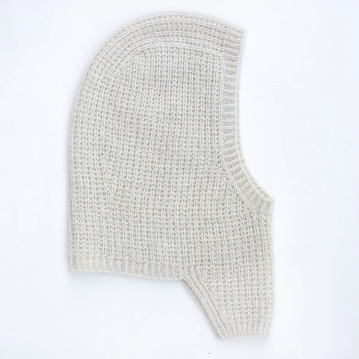 Hilly Hood balaclava af Anne Ventzel, No 2   silk mohair garnpakke (uden opskrift)