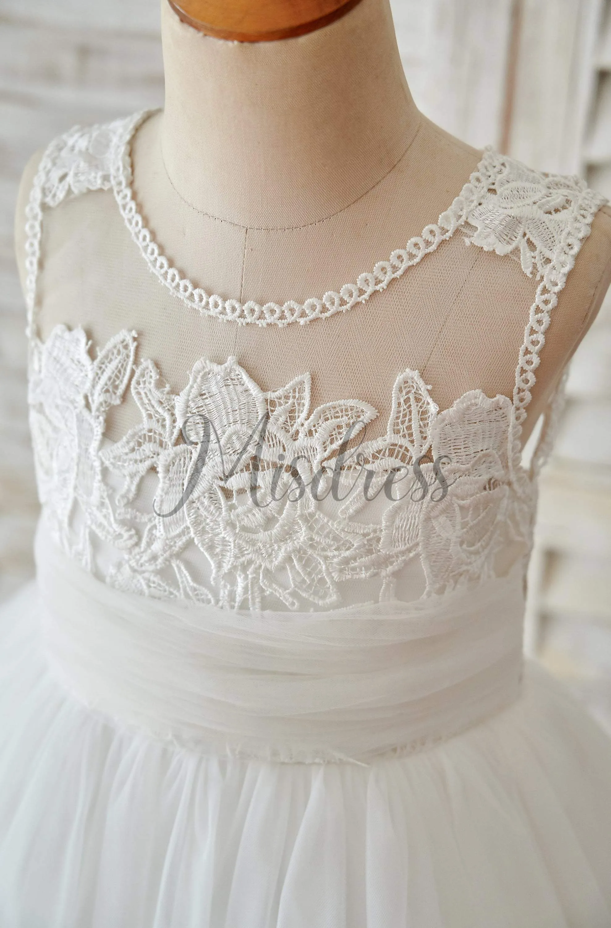 Princess Ivory Lace Tulle Keyhole Back Wedding Flower Girl Dress